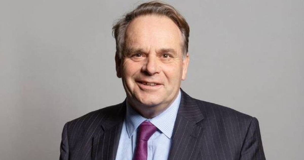 உணர்ச்சியில் பாத்துட்டேன்... ராஜினாமா பண்ணிடுறேன்... ஆபாச படம் பார்த்து மாட்டிக் கொண்ட பிரிட்டன் எம்.பி.