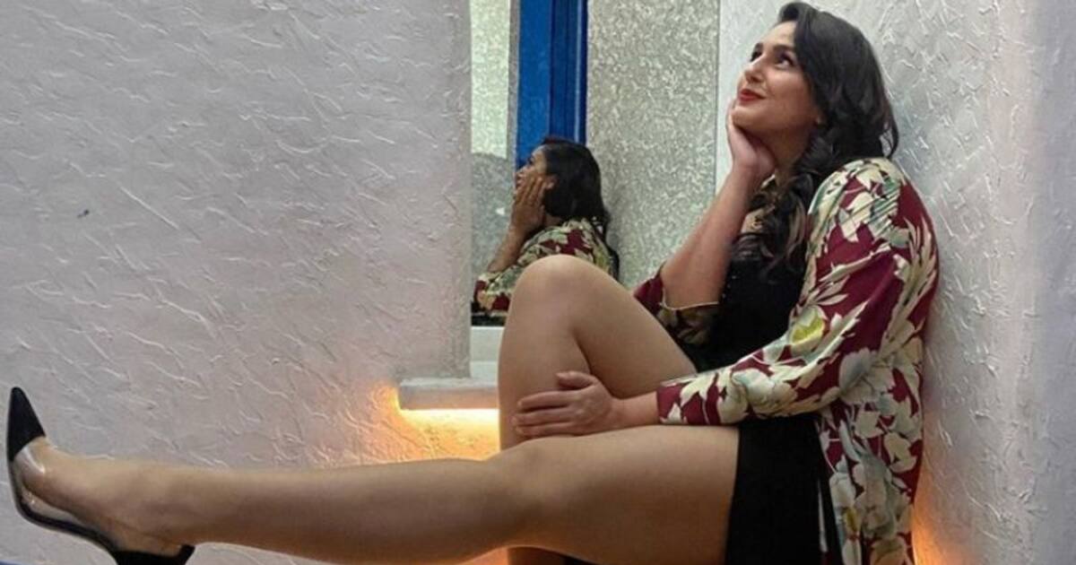 Huma Qureshi : தொடை அழகில் ரம்பாவையே மிஞ்சிய வலிமை நாயகி... பார்த்தாலே கிக் ஏறும் செம்ம ஹாட் கிளிக்ஸ்