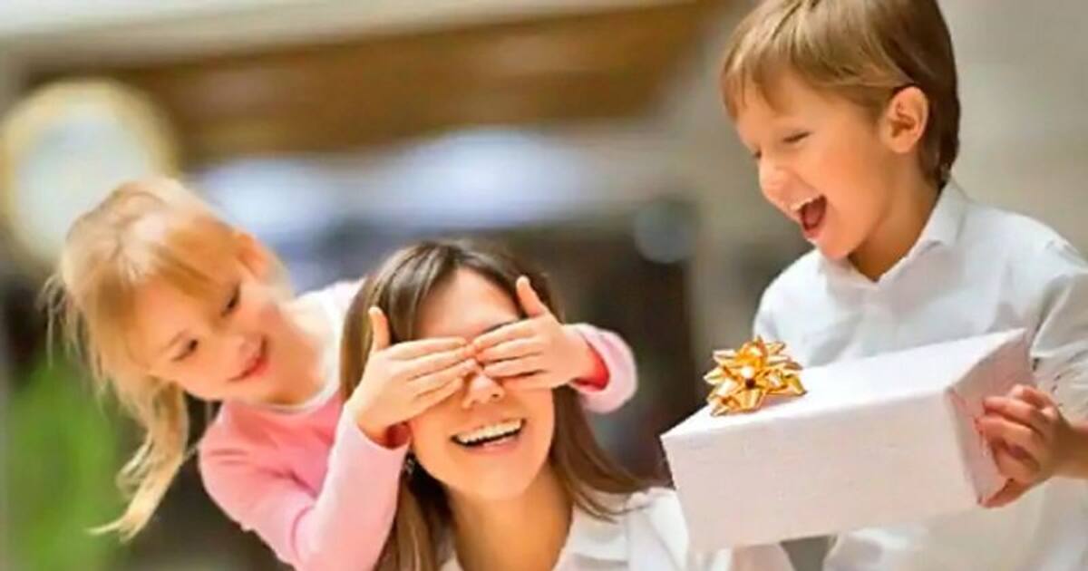 அன்னையர் தினம் 2022: உங்க அம்மாவுக்கு இந்த மாதிரியான கிஃப்ட் கொடுத்து அசத்துங்க...பெஸ்ட் ஐடியா இருக்கு...