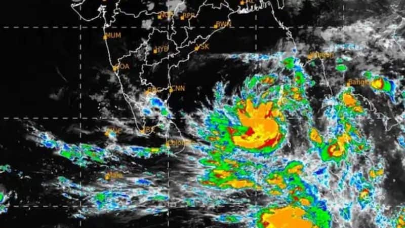 Cyclone Asani alert Nearly 17  Flights Cancelled in Chennai Airport 