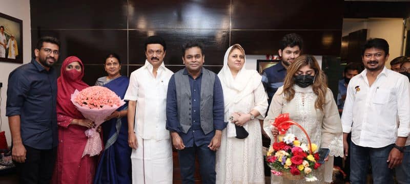 AR Rahman met cm stalin in his house with family members