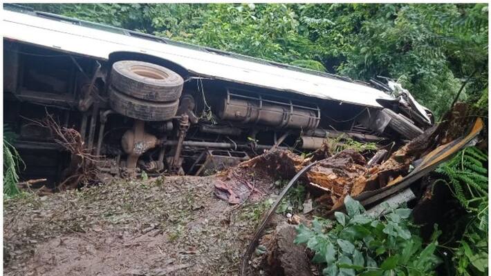 22 people killed as van falls into ravine in Pakistan Balochistan bpsb 22 people killed as van falls into ravine in Pakistan Balochistan bpsb