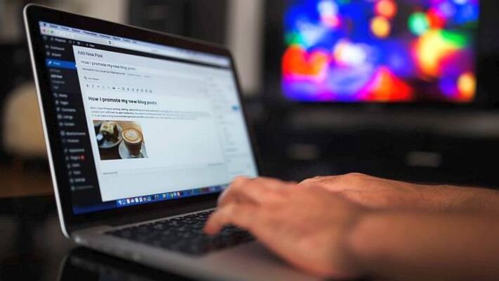 Finger pain due to prolonged working on laptop Know the remedy bsm Finger pain due to prolonged working on laptop Know the remedy bsm