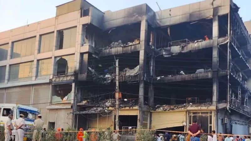 Delhi commercial building fire Accident...27 bodies recovered