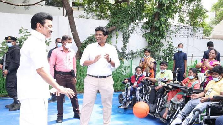 Special school for muscular children .. Chief Minister opened the vehicle Special school for muscular children .. Chief Minister opened the vehicle