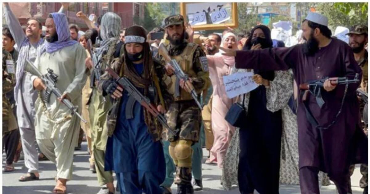 Pria dan wanita dilarang makan di hotel Afghanistan.. Perhatikan apa yang dikatakan Taliban..!