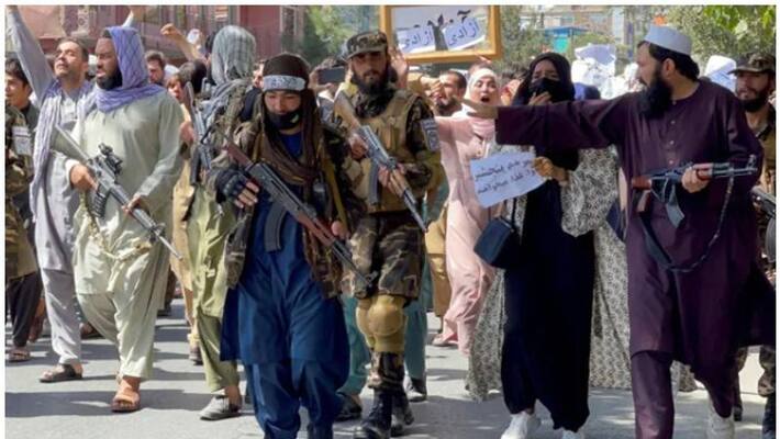 Taliban membuang desas-desus tentang larangan makanan campuran bagi seorang pria