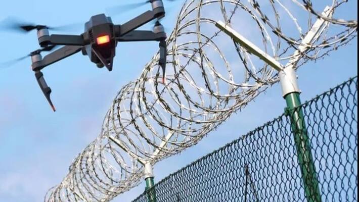BSF downs drone near Pak border in Amritsar, recovers 4kg heroin BSF downs drone near Pak border in Amritsar, recovers 4kg heroin