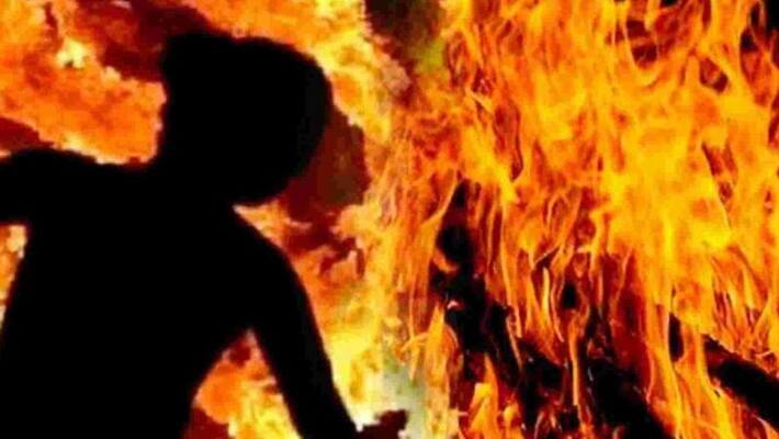 The first wife to burn the whole family against her 2nd married husband The first wife to burn the whole family against her 2nd married husband