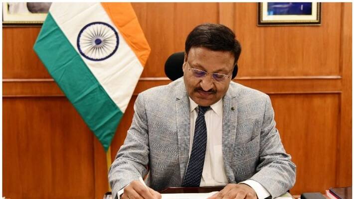 those who unable to go to poll booth EC will get their vote visiting home in gujarat assembly election says CEC rajeev kumar those who unable to go to poll booth EC will get their vote visiting home in gujarat assembly election says CEC rajeev kumar
