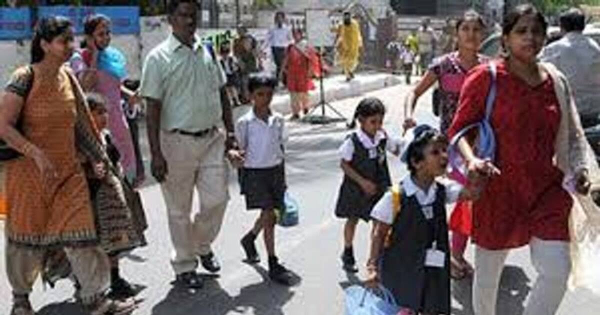 பெற்றோர்களே அலர்ட்.. ஜூன் மாத இறுதியில் பள்ளிகள் திறப்பு.. பள்ளிக்கல்வித்துறை தகவல்..