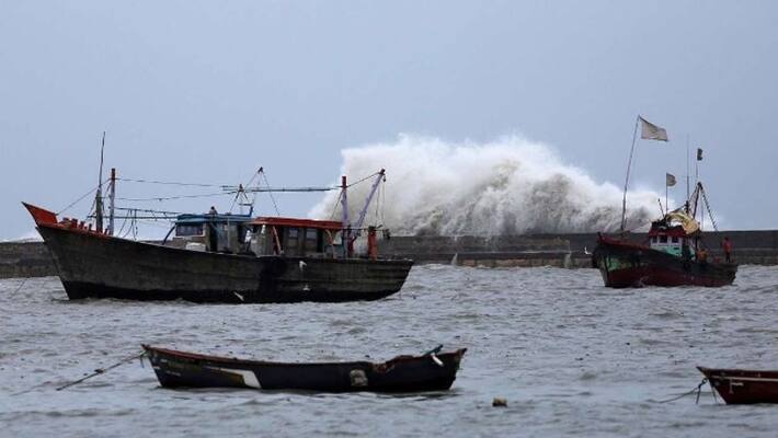 Fishermen do not go to sea alerts chennai weather center Fishermen do not go to sea alerts chennai weather center