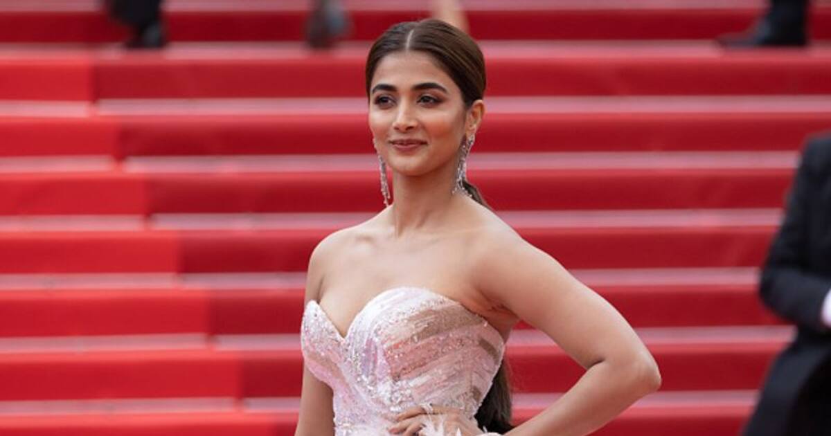 Pooja Hegde Cannes: கேன்ஸ் பட விழாவில் ஆடையின்றி தவித்த பீஸ்ட் பட நாயகி....சாப்பிடாமல், தூங்காமல் தவித்த சோகம்