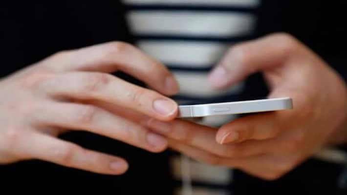 Woman techie loses rs 1 lakh after ordering wine bottle worth rs 1000 from online in pune ckm Woman techie loses rs 1 lakh after ordering wine bottle worth rs 1000 from online in pune ckm
