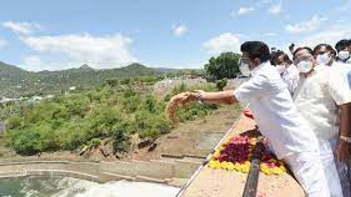 Chief Minister goes to open water from Mettur dam .. Chief Minister goes to open water from Mettur dam ..
