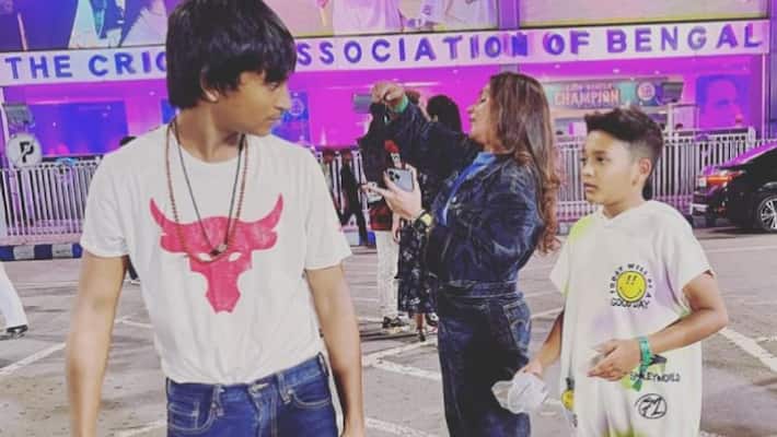 Aishwaryaa Rajinikanth watches IPL playoff match with his sons in kolkata Aishwaryaa Rajinikanth watches IPL playoff match with his sons in kolkata