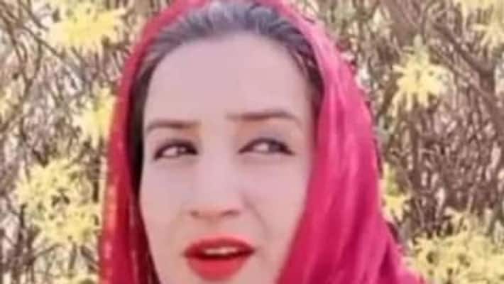 Famous serial actress shot dead by gunmen .. Terrorists atrocity in kashmir. Famous serial actress shot dead by gunmen .. Terrorists atrocity in kashmir.