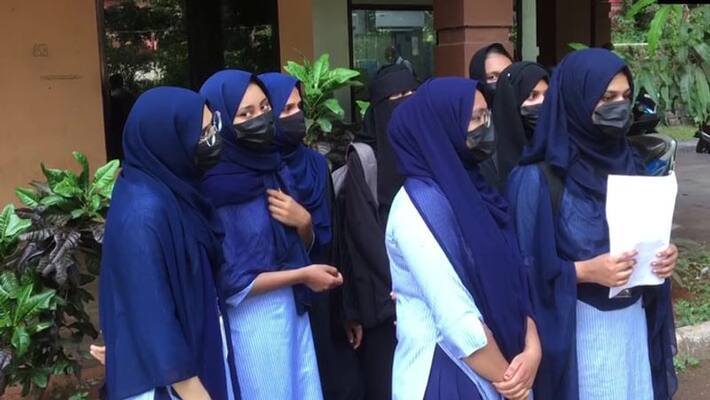 Hijab Controversy Supreme Court Hearing gow Hijab Controversy Supreme Court Hearing gow