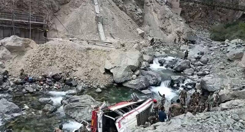 7 soldiers died in road accident at ladak