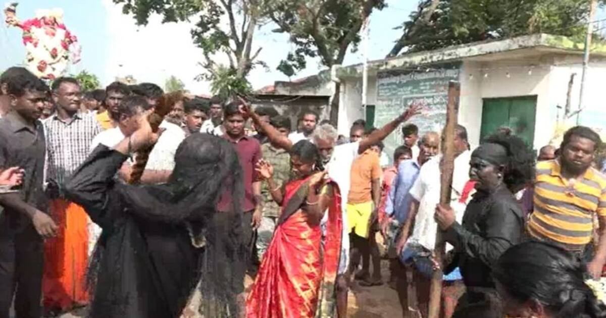 பேய் பிடித்த பெண்கள்.. விரட்டியடித்த காட்டேரி.! சூனியம் போக்கும் திருவிழா !!