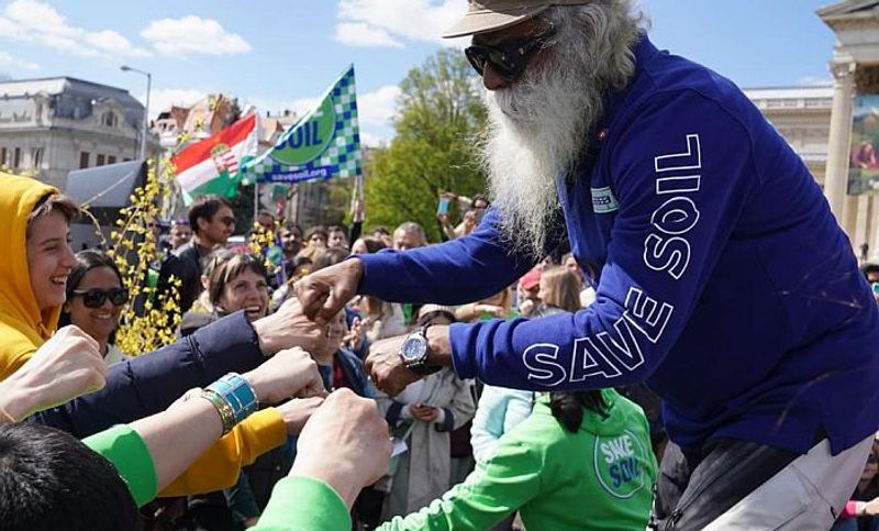 After bike-ride through 26 nations, Sadhguru enters India with 'Save Soil' message 3