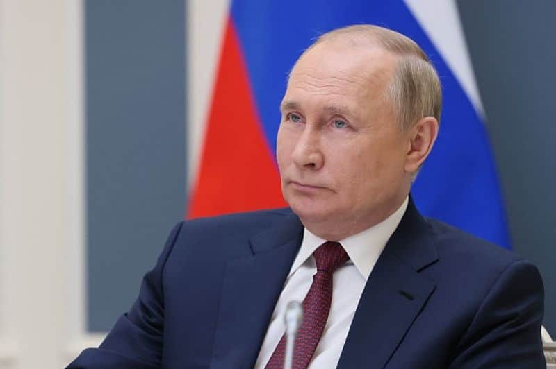 putin has been warned by doctors that he will live only 3 more years
