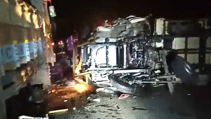 Road accident in Andhra Pradesh 6 killed 10 people were injured Road accident in Andhra Pradesh 6 killed 10 people were injured