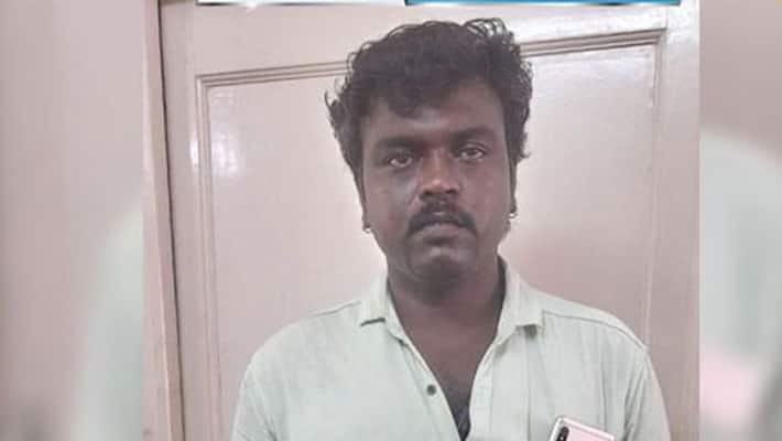 Schoolgirls standing naked in front of porn gesture.. hindu makkal katchi functionary arrest Schoolgirls standing naked in front of porn gesture.. hindu makkal katchi functionary arrest
