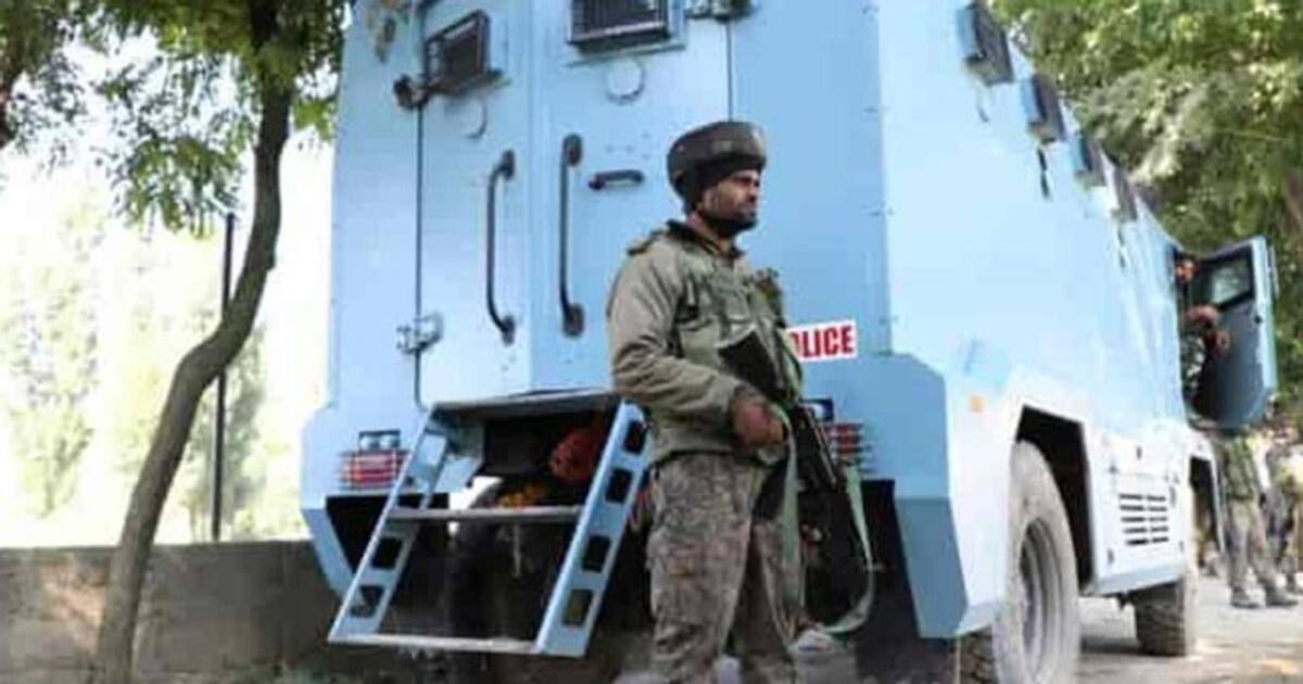 பள்ளியில் திடீர் துப்பாக்கிச் சூடு... ஆசிரியை உயிரிழப்பு... ஜம்மு காஷ்மீரில் பரபரப்பு..!