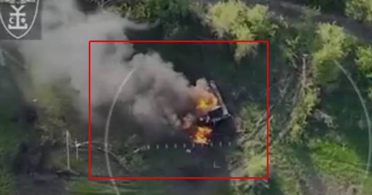 ரஷ்ய டேன்க்கர் தாக்கி அழித்த உக்ரைன்... இணையத்தில் வெளியான டிரோன் வீடியோ..!