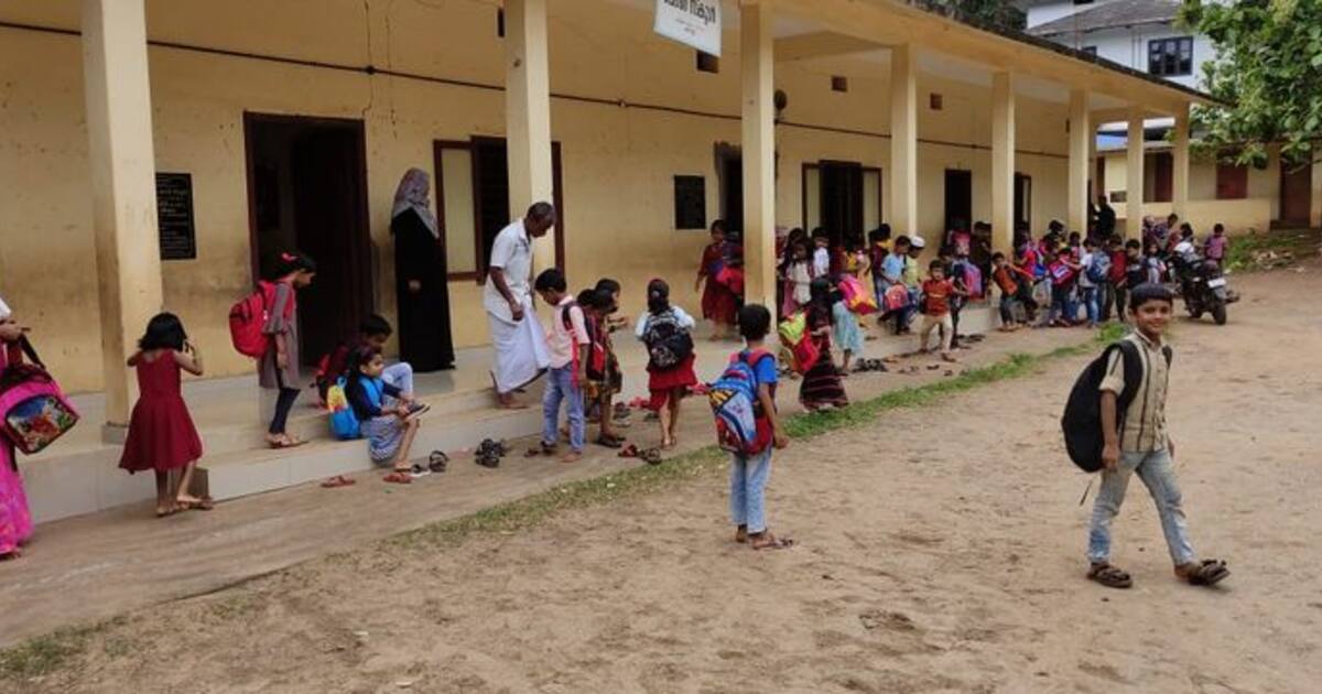 மாசி மகத்தை முன்னிட்டு பள்ளிகளுக்கு செவ்வாய் கிழமை விடுமுறை அறிவிப்பு