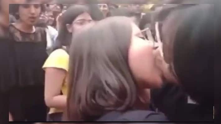 lesbians and gay couples celebrate pride month in Delhi University caught in viral photo bsm lesbians and gay couples celebrate pride month in Delhi University caught in viral photo bsm