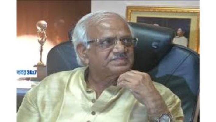 State Minister Sovandeb Chattopadhyay addresses Madhyamik passed students as Educated Unemployed anbsd State Minister Sovandeb Chattopadhyay addresses Madhyamik passed students as Educated Unemployed anbsd