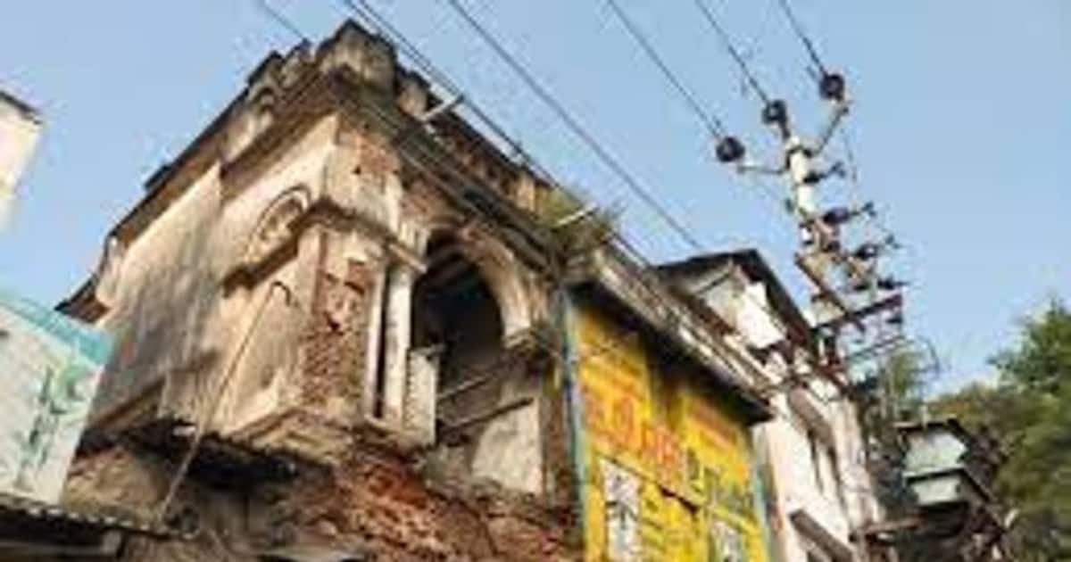 அச்சறுத்தும் விபத்து.. அச்சத்தில் மக்கள்!! மதுரையில் மீண்டும் பழமையான கட்டிடம் இடிந்து விழுந்து விபத்து.. 