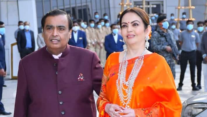 mukesh ambani, family gets threat calls mukesh ambani, family gets threat calls