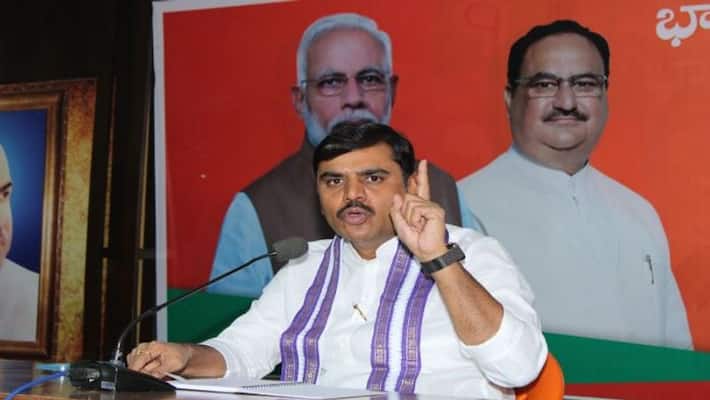 ap bjp leader vishnuvardhan reddy slams cm ys jagan over name change of ntr health university ap bjp leader vishnuvardhan reddy slams cm ys jagan over name change of ntr health university