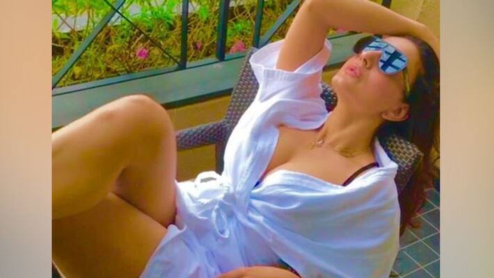 Bollywood Actress Ameesha Patel and Pakistani actor Imran Abbas romantic video song create sensation in Social media ckm Bollywood Actress Ameesha Patel and Pakistani actor Imran Abbas romantic video song create sensation in Social media ckm