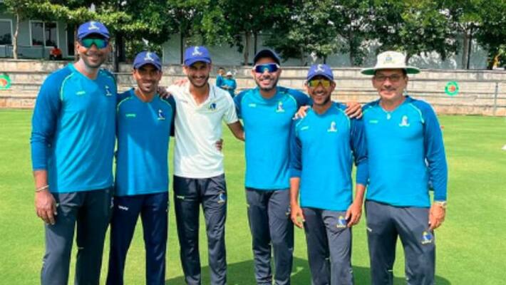 Manoj Tiwary Scored Century Bengal qualify for the semi final of Ranji Trophy 2022 spb Manoj Tiwary Scored Century Bengal qualify for the semi final of Ranji Trophy 2022 spb