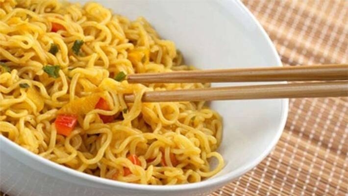 Mumbai Woman died after Consuming maggi in form of poisoned tomato accidental death case registered ckm Mumbai Woman died after Consuming maggi in form of poisoned tomato accidental death case registered ckm
