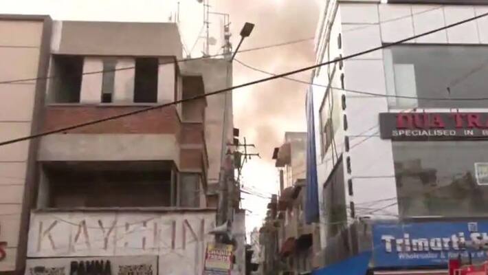 Massive fire breaks out in the Gaffar market, Karol Bagh Delhi Massive fire breaks out in the Gaffar market, Karol Bagh Delhi
