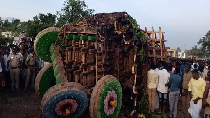dharmpuri temple festival chariot axle broken and 2 killed dharmpuri temple festival chariot axle broken and 2 killed