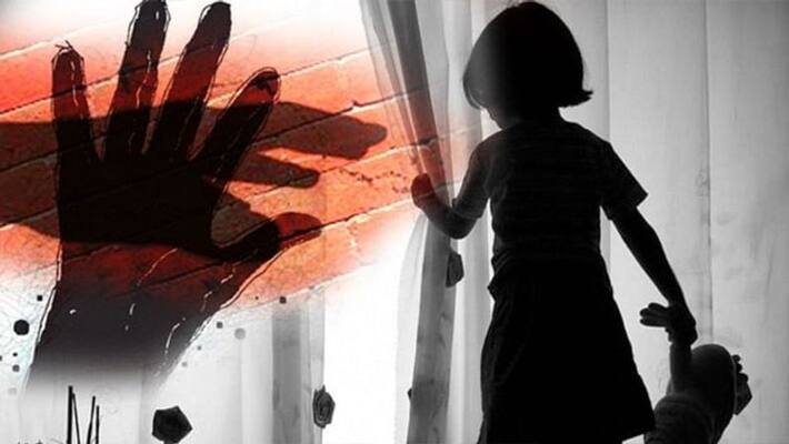 Minors sexually assaulted a five-year-old girl after calling her to play. Minors sexually assaulted a five-year-old girl after calling her to play.