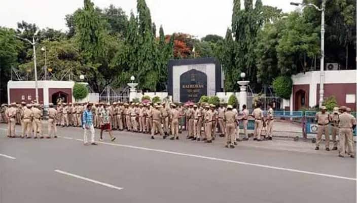 Tension prevails at Telangana Raj Bhavan after students protest 