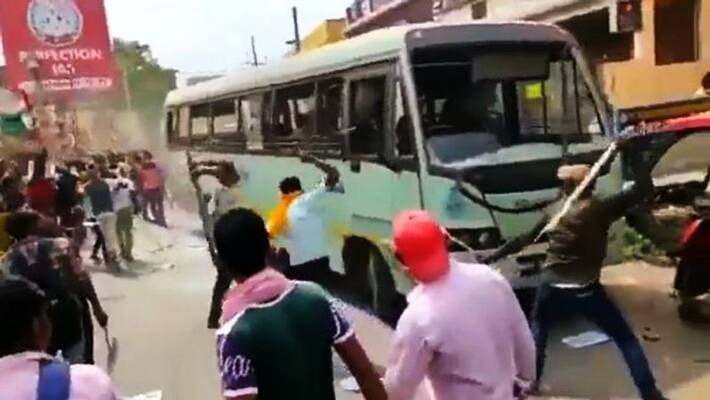 Agnipath scheme sparks outrage in Bihar; road, railway traffic disrupted Agnipath scheme sparks outrage in Bihar; road, railway traffic disrupted