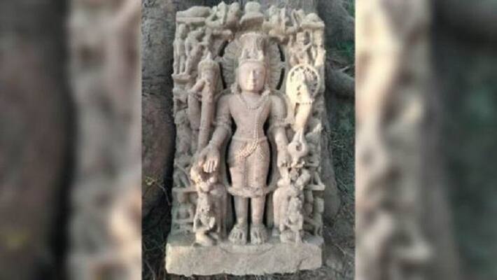 Why was the statue of God made of black stone? Why was the statue of God made of black stone?