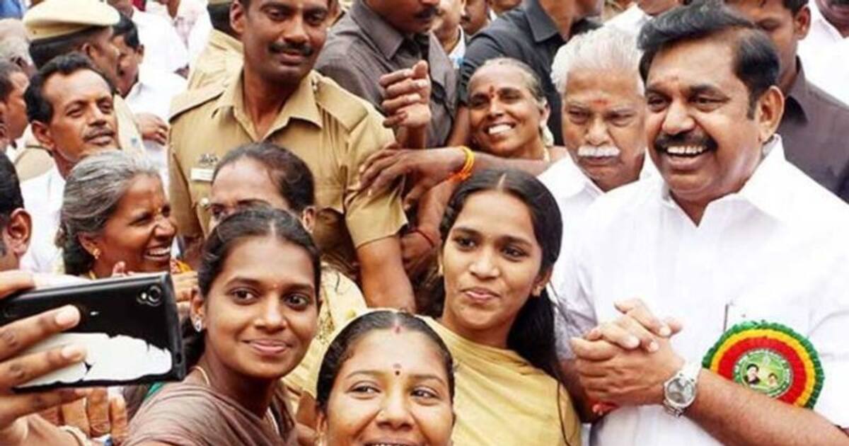 அதிமுக பொதுச்செயலாளர் இபிஎஸ் வாழ்க.!! ஓபிஎஸ் ஆப்சென்ட்..தொடரும் ஒற்றை தலைமை சர்ச்சை !