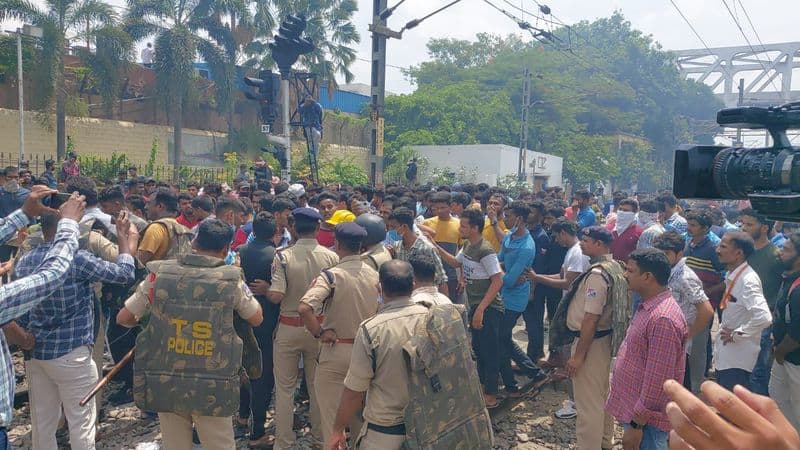 Agnipath Protests: 1 Dead, Over 15 Injured In Telangana's Secunderabad