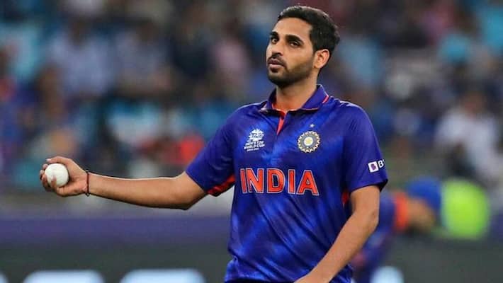 arshdeep singh saved bhuvneshwar kumar from criticizes after india vs pakistan in asia cup 2022 arshdeep singh saved bhuvneshwar kumar from criticizes after india vs pakistan in asia cup 2022