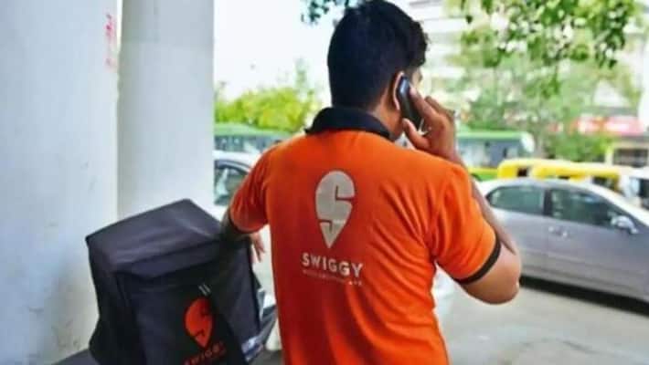 Swiggy responds to customers dont want Muslim delivery person message and clarifies Swiggy responds to customers dont want Muslim delivery person message and clarifies