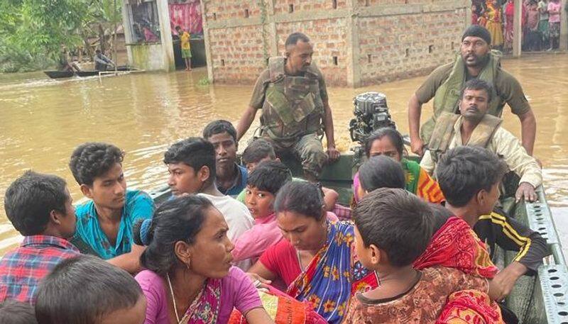 Assam Flood 2022, Indian Army rescues flood victims bsm  